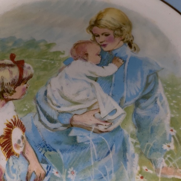 Avon Tenderness Commemorative Plate 1974 - Picture 3 of 14